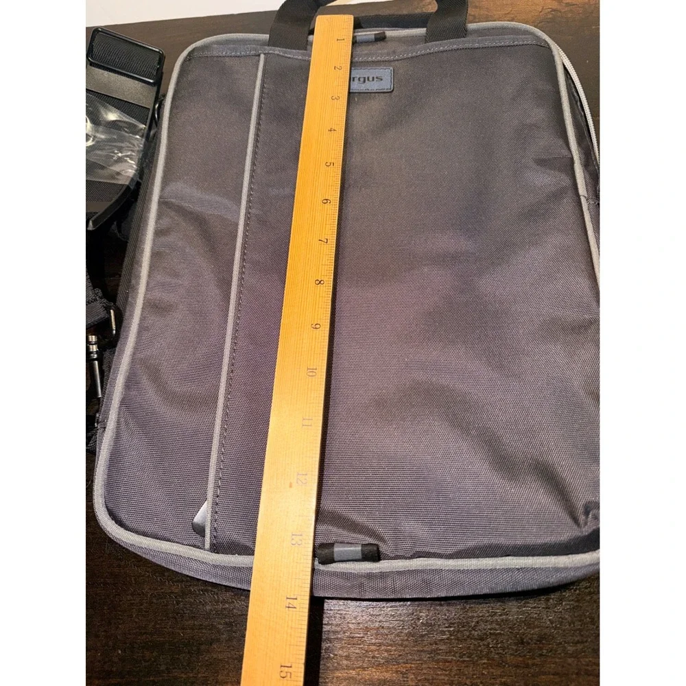 Targus Gray Convertible Slim Vertical Laptop Messenger Bag Case Dome Padded
